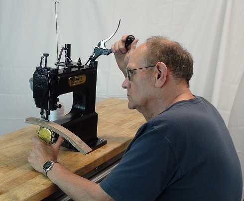 Cowboy Outlaw Hand Stitcher Leather Sewing Machine - Outlaw Hand Crank Leather Sewing Machine Cowboy Outlaw Hand Stitcher Leather Sewing Machine - Outlaw Hand Crank Leather Sewing Machine