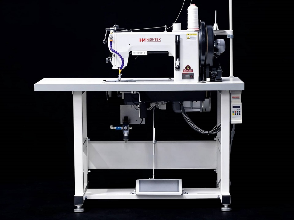 Adler 204-370 sewing machine