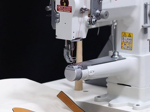 Narrow cylinder arm leather sewing machine