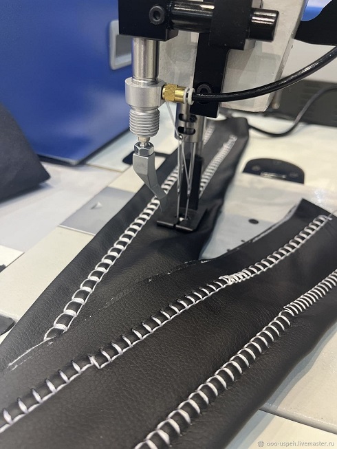 Thick thread decorative stitching machine